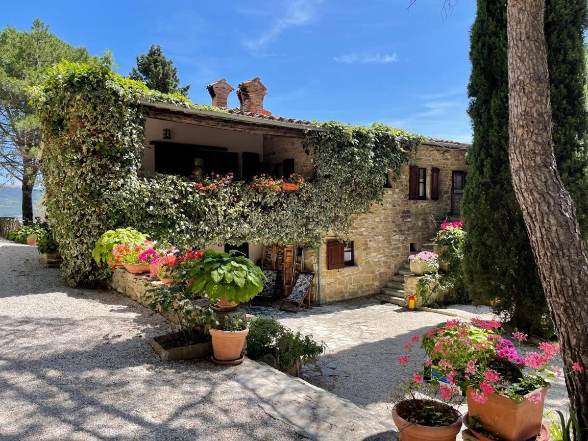 La Panoramica Gubbio - Maison De Charme - Casette E Appartamenti Self Catering Per Vacanze Meravigliose! Exterior foto