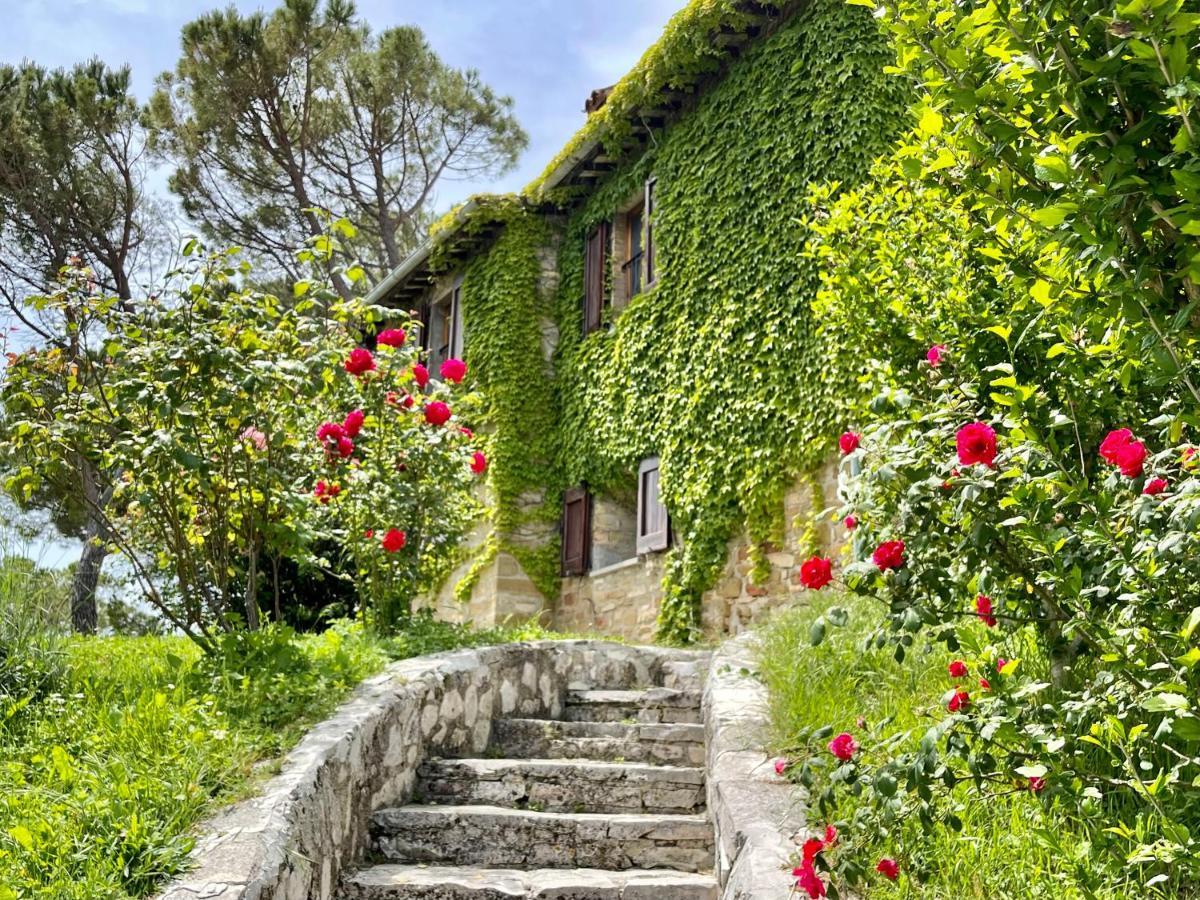 La Panoramica Gubbio - Maison De Charme - Casette E Appartamenti Self Catering Per Vacanze Meravigliose! Exterior foto